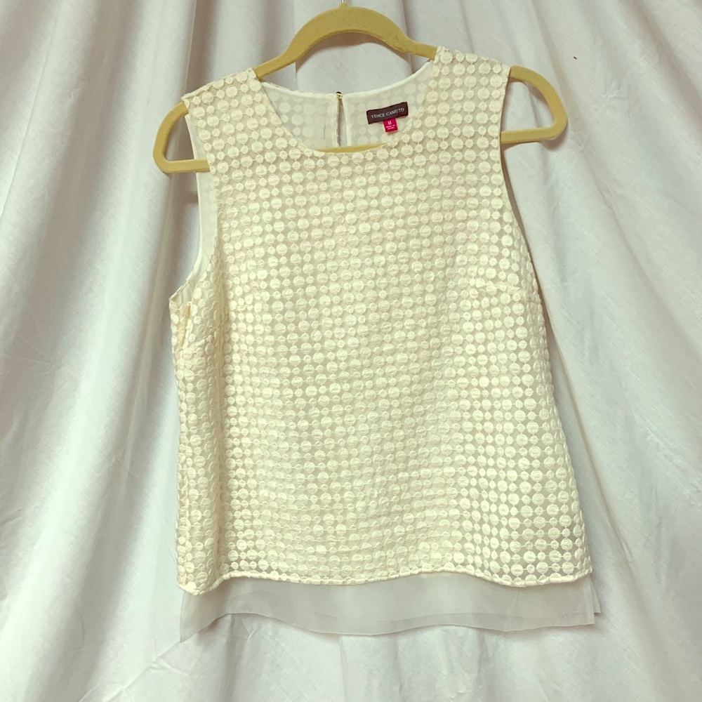 Like new Vince Camuto White lined Shirt Top